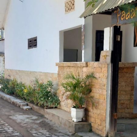 Padanta Homestay غيلي تراوانغان المظهر الخارجي الصورة